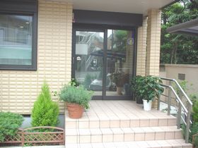 おこひら歯科医院の外観写真です